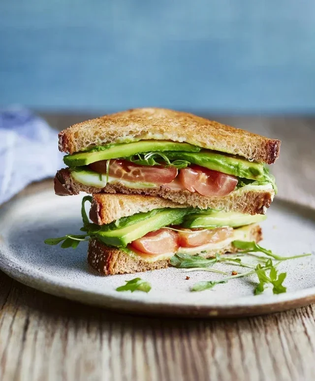 Cremiges Avocado-Sandwich – Frisch, Gesund und Schnell Zubereitet