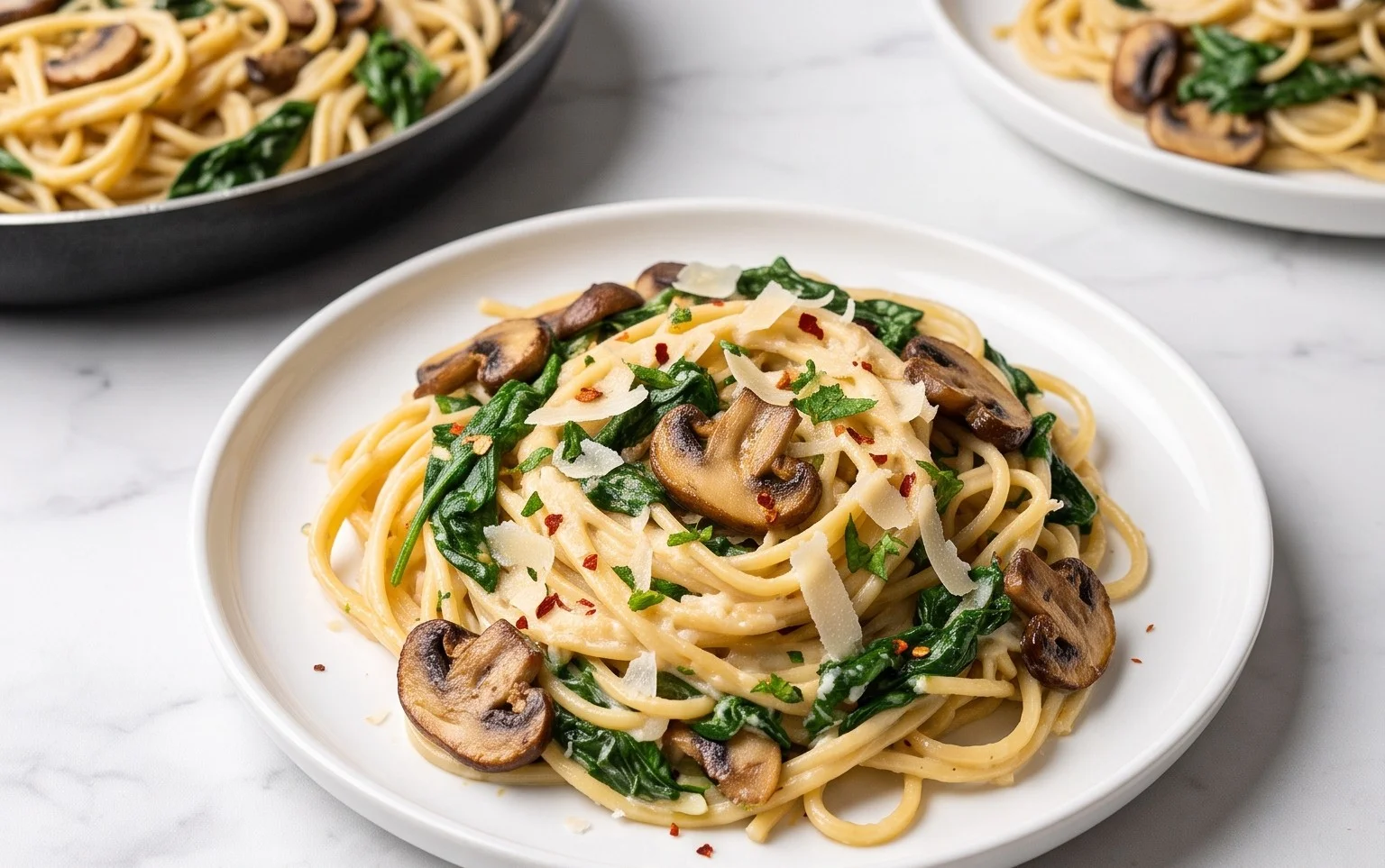 One-Pot Garlic Parmesan Pasta with Spinach and Mushrooms